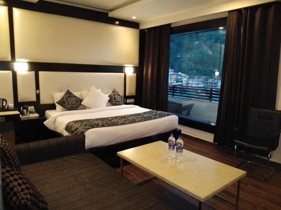 Hotel Black Magic ดารัมซาลา ภายนอก รูปภาพ